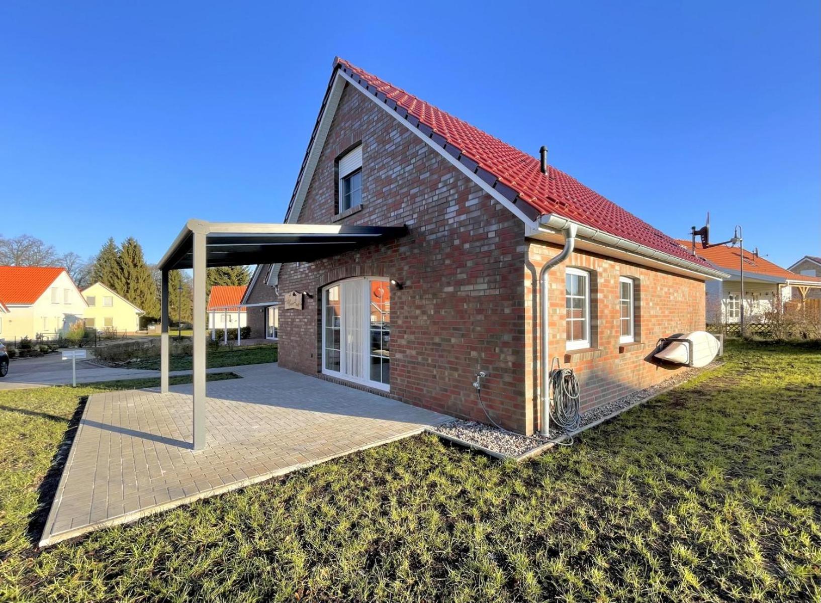 Holiday home Alleenhuus